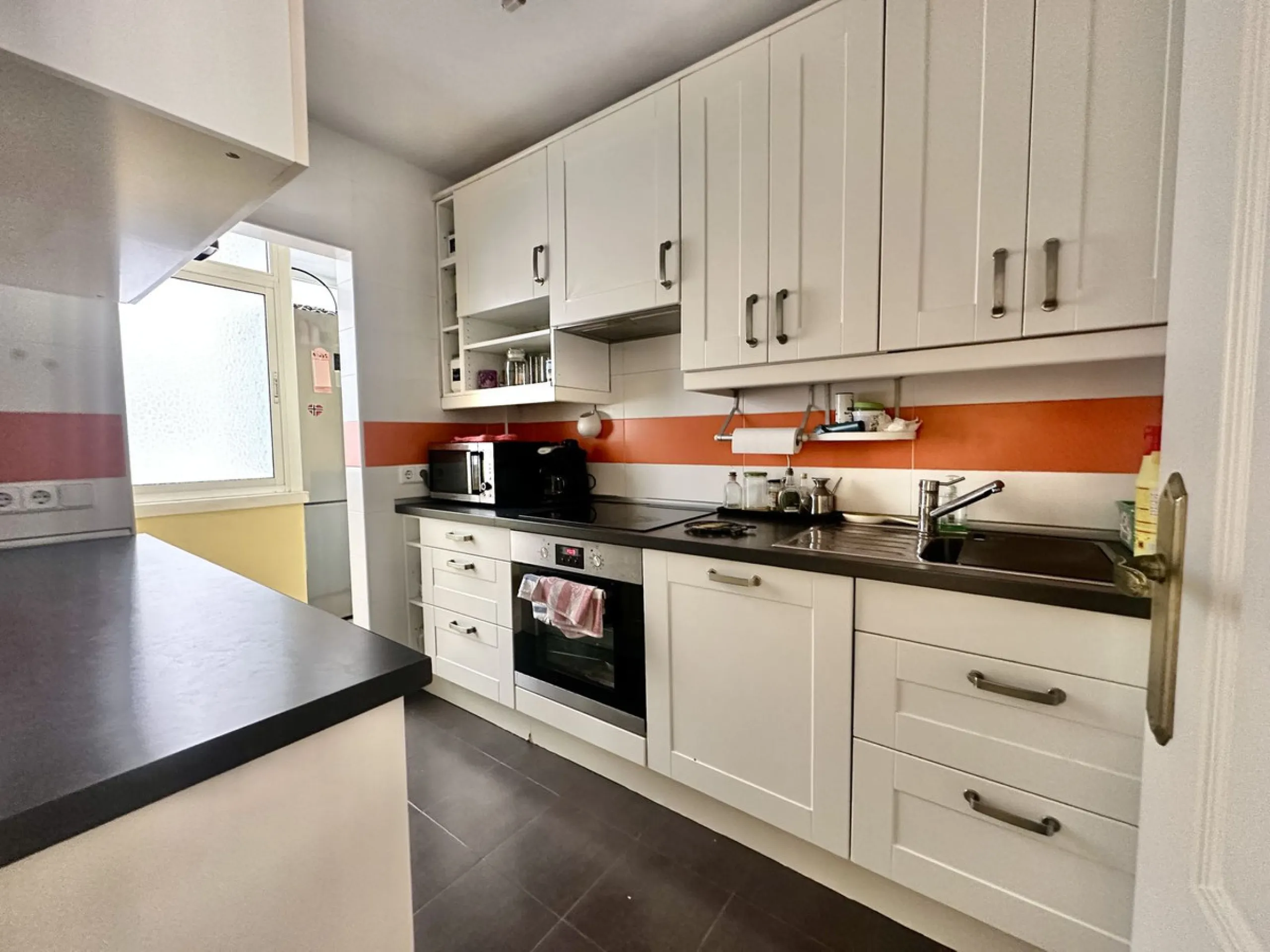 BRIGHT APARTMENT WITHIN WALKING DISTANCE TO THE SEA, TRAIN STATION & AMENITIES – LOS BOLICHES, FUENGIROLA