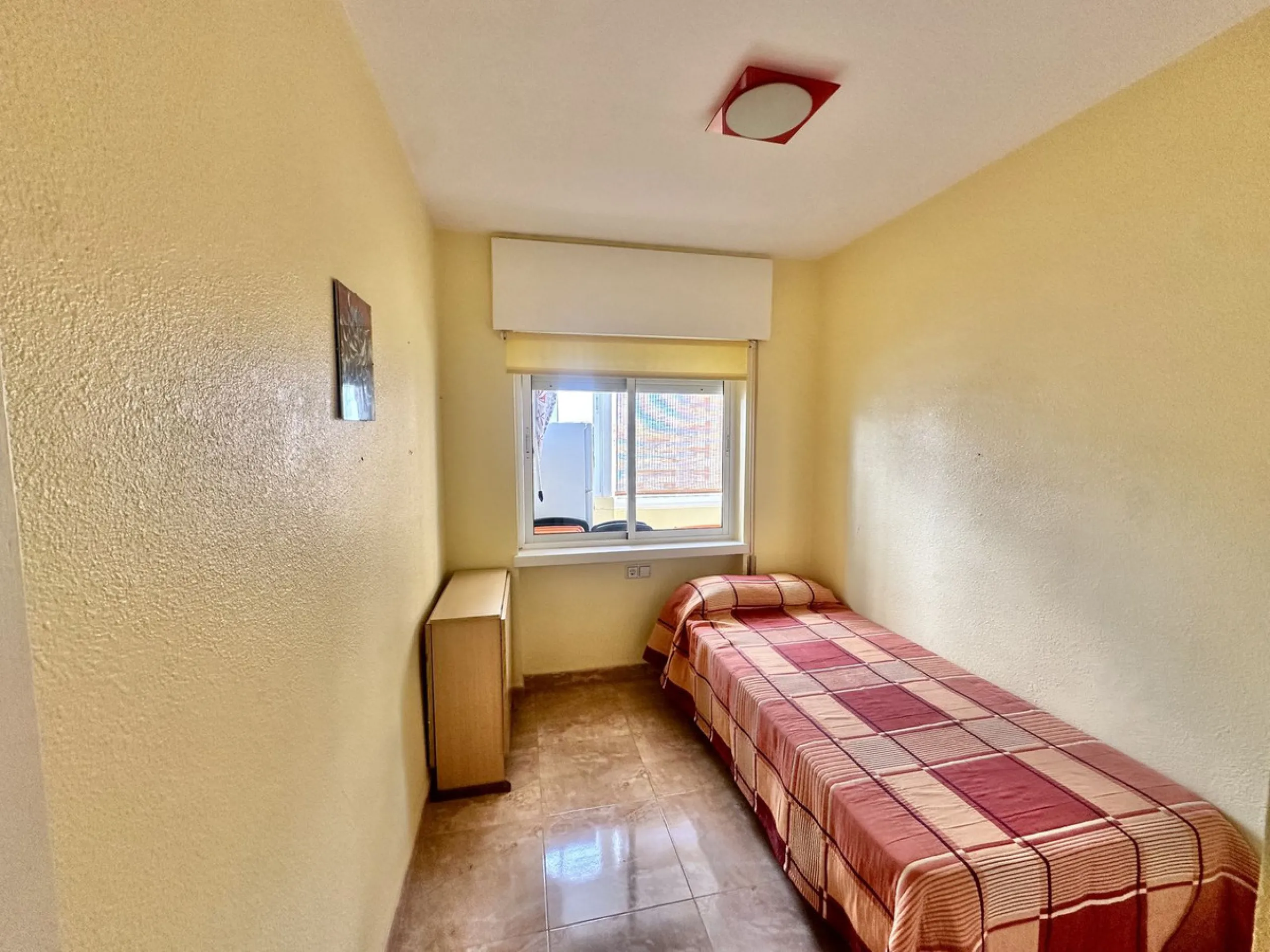 BRIGHT APARTMENT WITHIN WALKING DISTANCE TO THE SEA, TRAIN STATION & AMENITIES – LOS BOLICHES, FUENGIROLA
