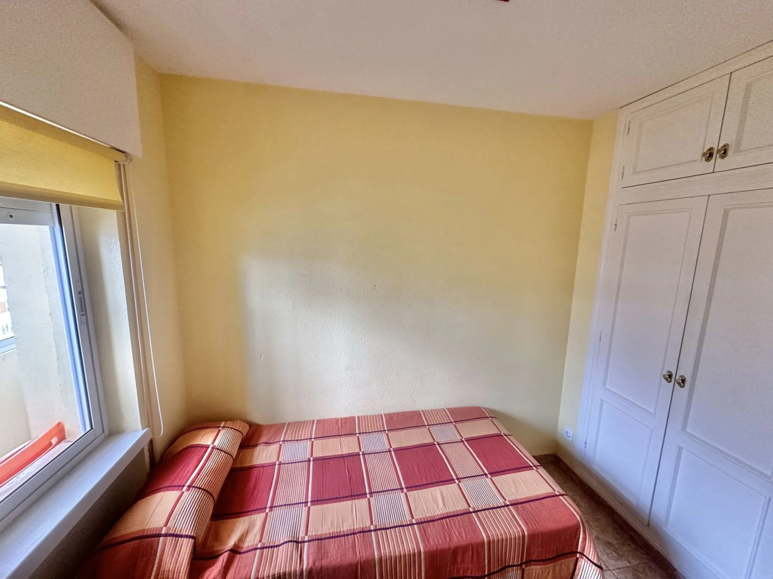 BRIGHT APARTMENT WITHIN WALKING DISTANCE TO THE SEA, TRAIN STATION & AMENITIES – LOS BOLICHES, FUENGIROLA