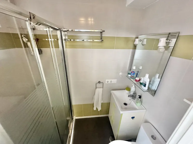 BRIGHT APARTMENT WITHIN WALKING DISTANCE TO THE SEA, TRAIN STATION & AMENITIES – LOS BOLICHES, FUENGIROLA