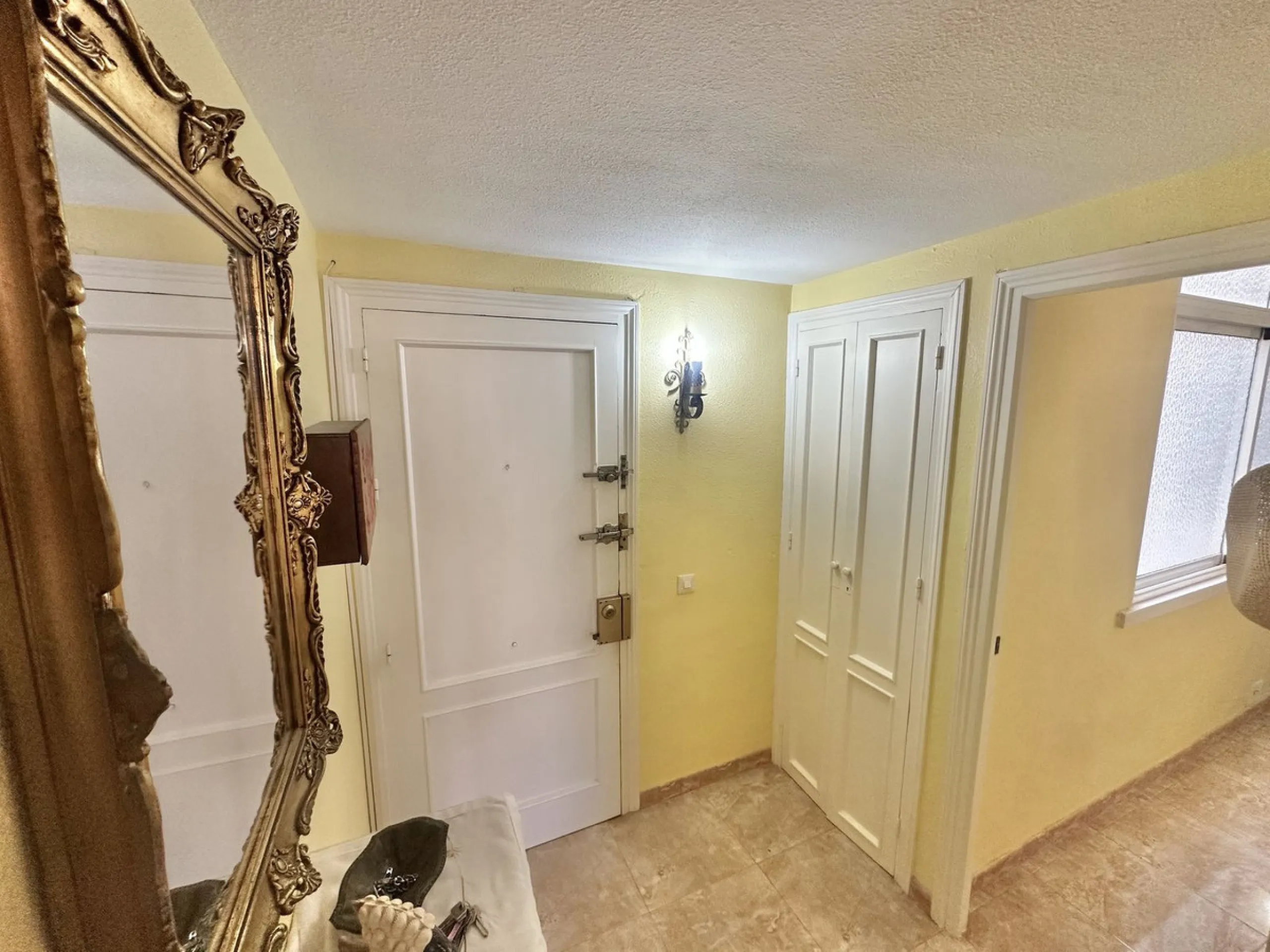 BRIGHT APARTMENT WITHIN WALKING DISTANCE TO THE SEA, TRAIN STATION & AMENITIES – LOS BOLICHES, FUENGIROLA