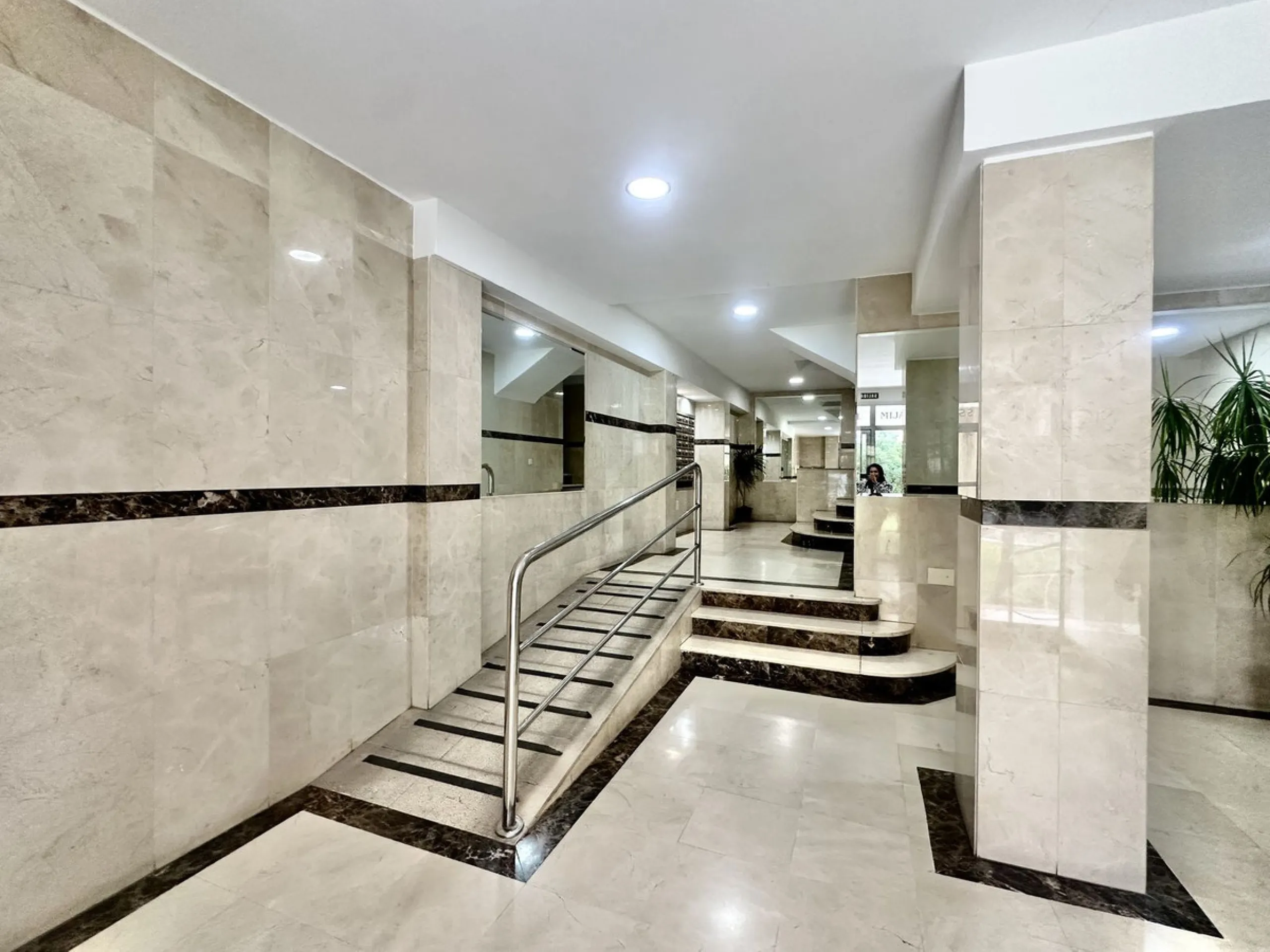 BRIGHT APARTMENT WITHIN WALKING DISTANCE TO THE SEA, TRAIN STATION & AMENITIES – LOS BOLICHES, FUENGIROLA