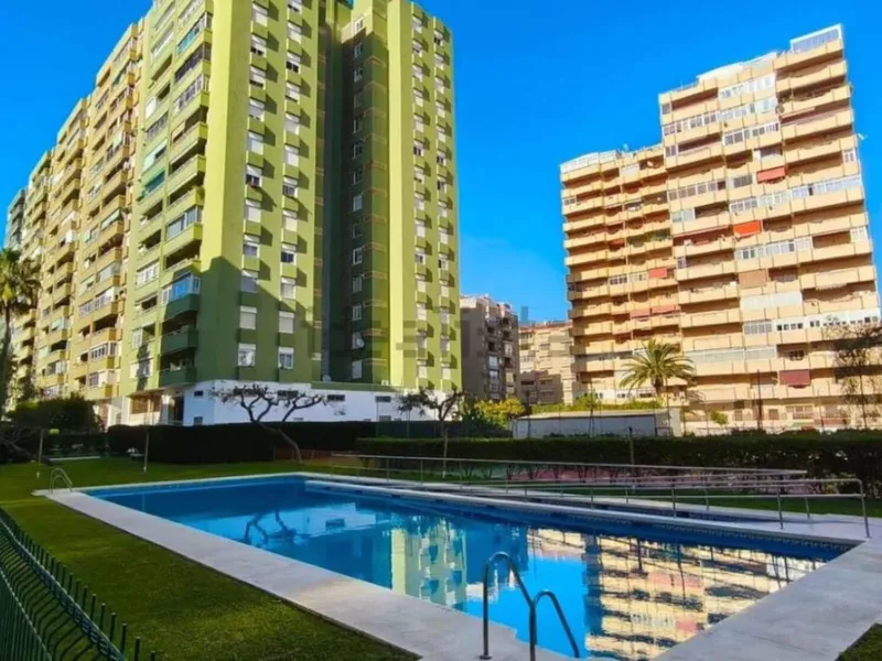 BRIGHT APARTMENT WITHIN WALKING DISTANCE TO THE SEA, TRAIN STATION & AMENITIES – LOS BOLICHES, FUENGIROLA