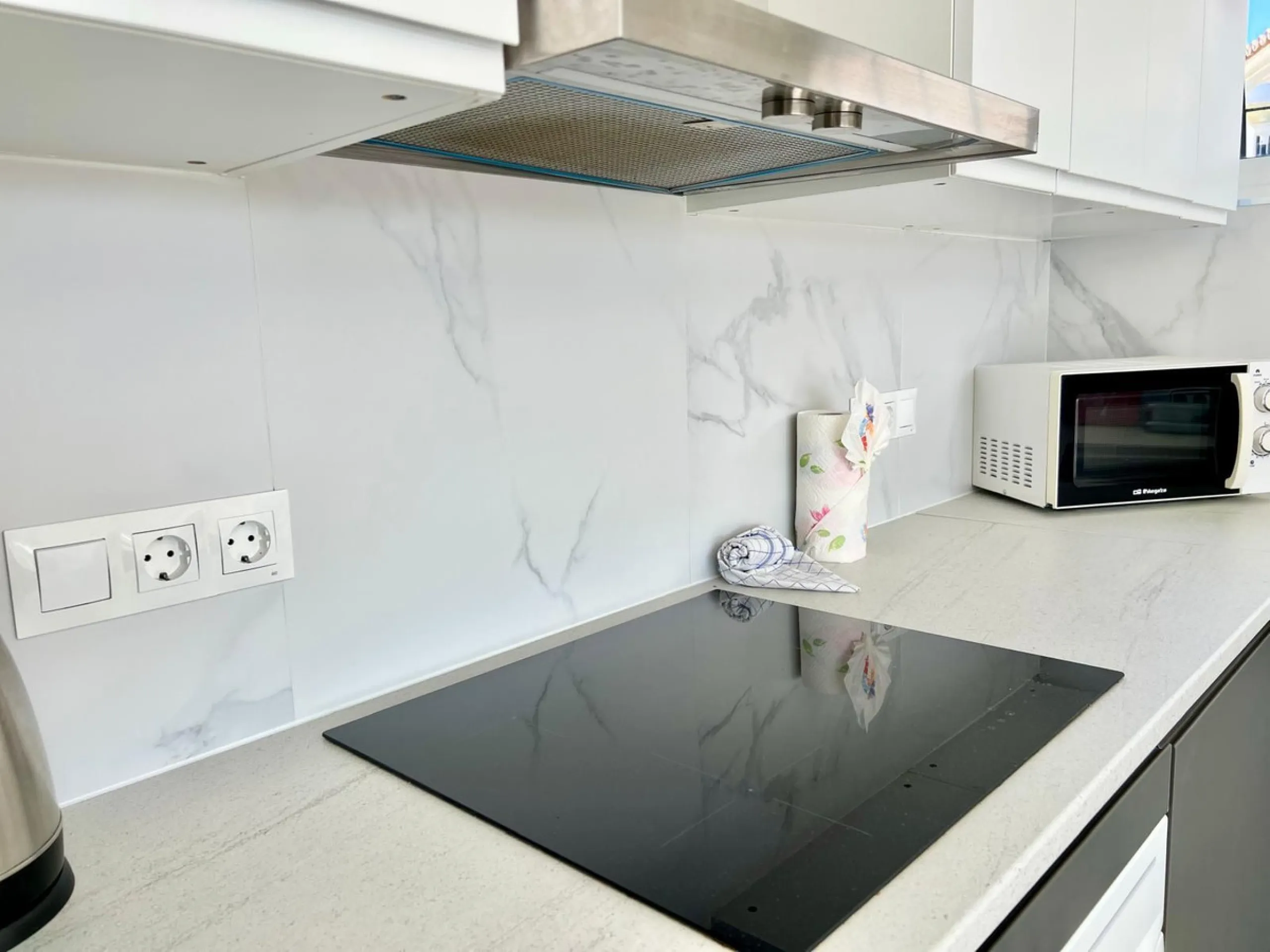 House - Detached Villa в продаже в Fuengirola, Málaga. В доме 4 спален и 2 ванных комнат. Площадь дома 150 м². Площадь участка 556 м²