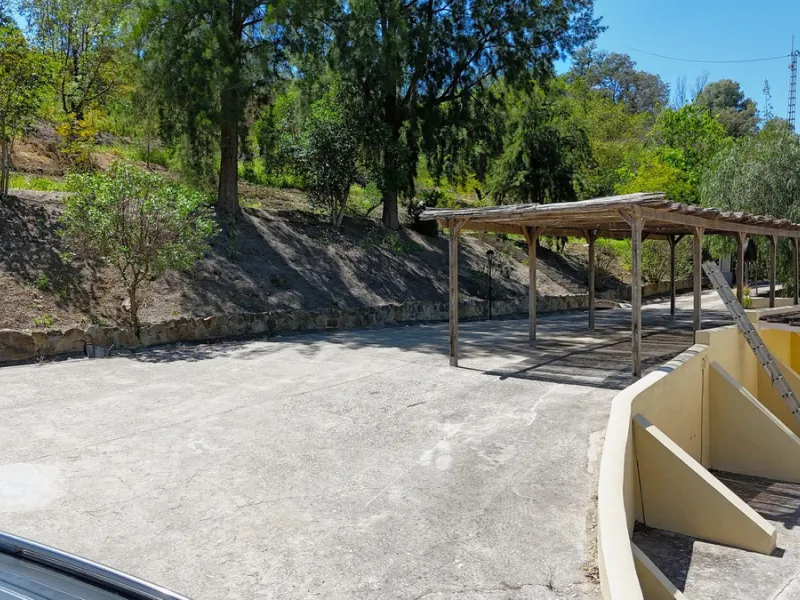 Discover this charming 10,300 m² property near a beautiful river – perfect for those seeking a tranquil oasis in nature! The property includes two houses, a swimming pool, a private well, and several sunny terraces.