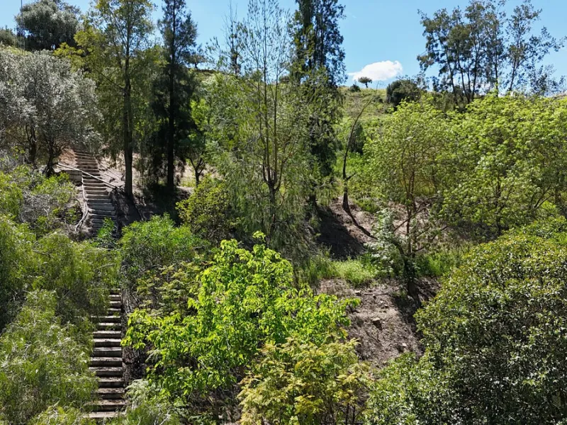 Discover this charming 10,300 m² property near a beautiful river – perfect for those seeking a tranquil oasis in nature! The property includes two houses, a swimming pool, a private well, and several sunny terraces.