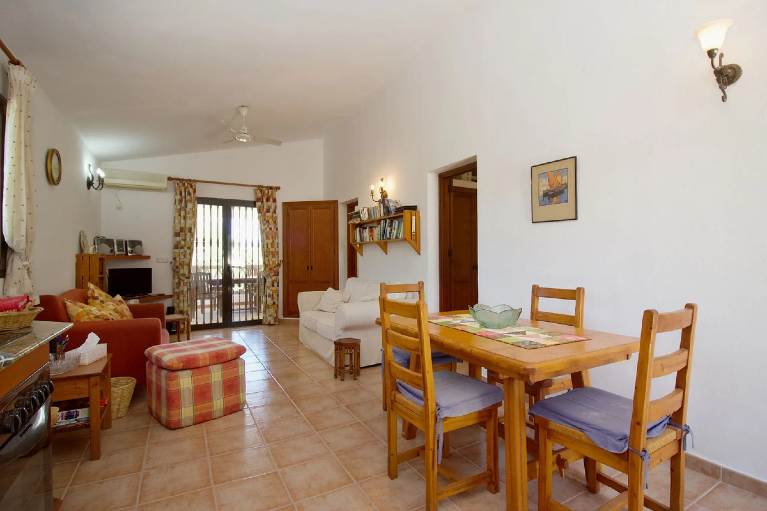 Discover this charming 10,300 m² property near a beautiful river – perfect for those seeking a tranquil oasis in nature! The property includes two houses, a swimming pool, a private well, and several sunny terraces.
