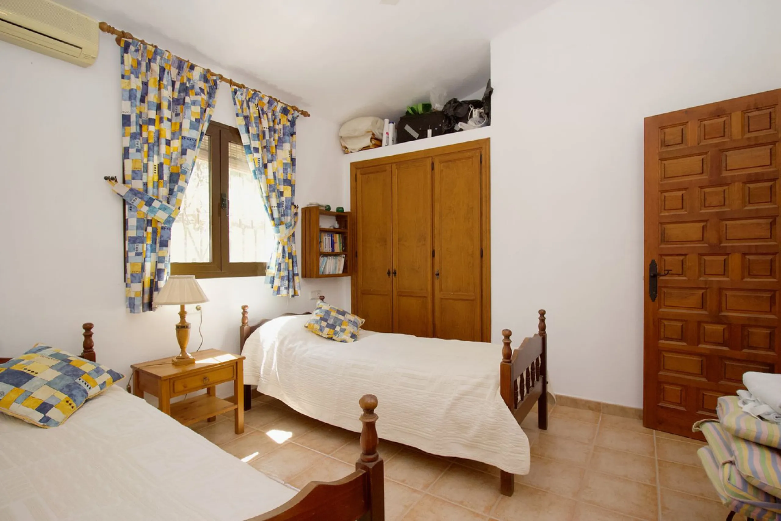 Discover this charming 10,300 m² property near a beautiful river – perfect for those seeking a tranquil oasis in nature! The property includes two houses, a swimming pool, a private well, and several sunny terraces.