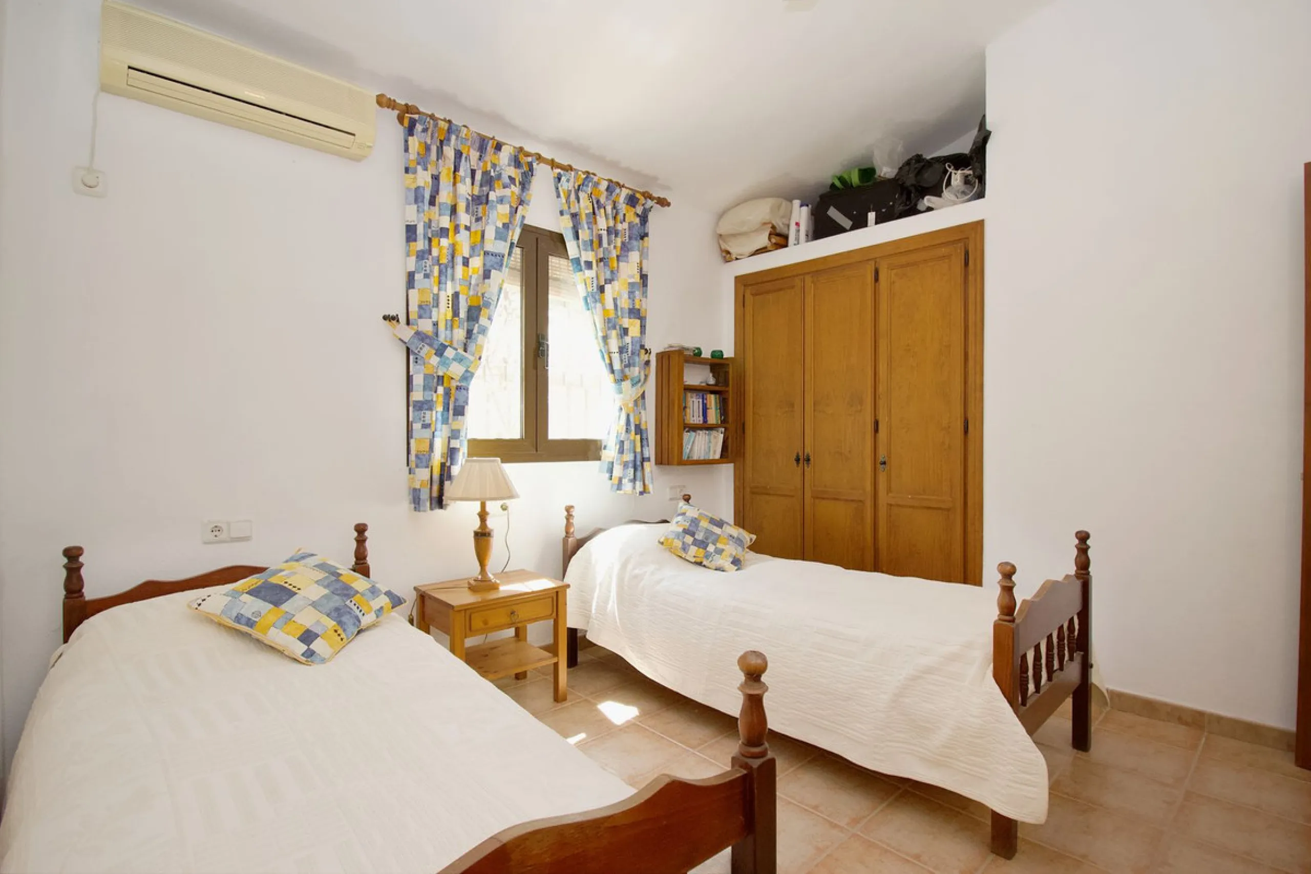 Discover this charming 10,300 m² property near a beautiful river – perfect for those seeking a tranquil oasis in nature! The property includes two houses, a swimming pool, a private well, and several sunny terraces.