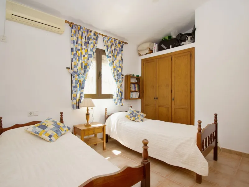 Discover this charming 10,300 m² property near a beautiful river – perfect for those seeking a tranquil oasis in nature! The property includes two houses, a swimming pool, a private well, and several sunny terraces.
