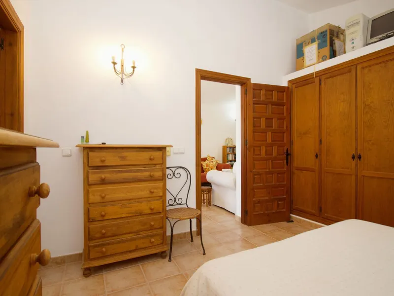Discover this charming 10,300 m² property near a beautiful river – perfect for those seeking a tranquil oasis in nature! The property includes two houses, a swimming pool, a private well, and several sunny terraces.