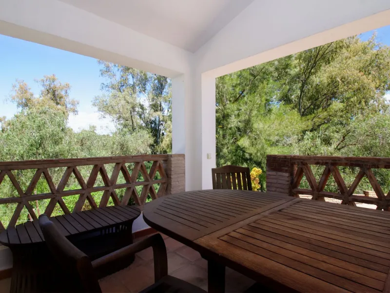 Discover this charming 10,300 m² property near a beautiful river – perfect for those seeking a tranquil oasis in nature! The property includes two houses, a swimming pool, a private well, and several sunny terraces.