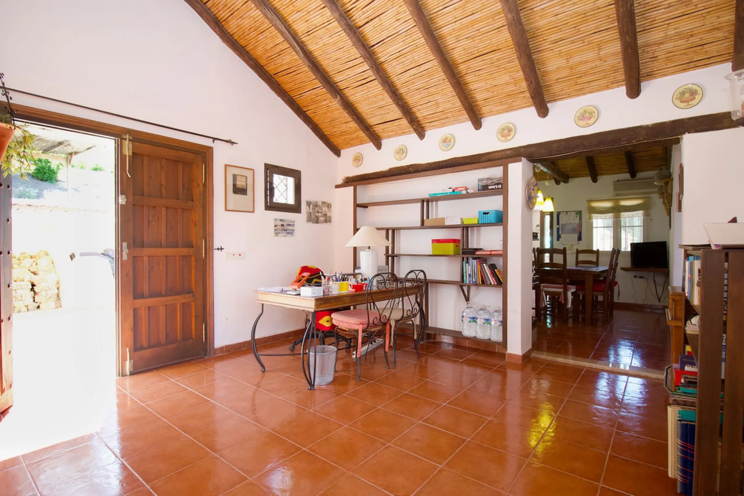 Discover this charming 10,300 m² property near a beautiful river – perfect for those seeking a tranquil oasis in nature! The property includes two houses, a swimming pool, a private well, and several sunny terraces.