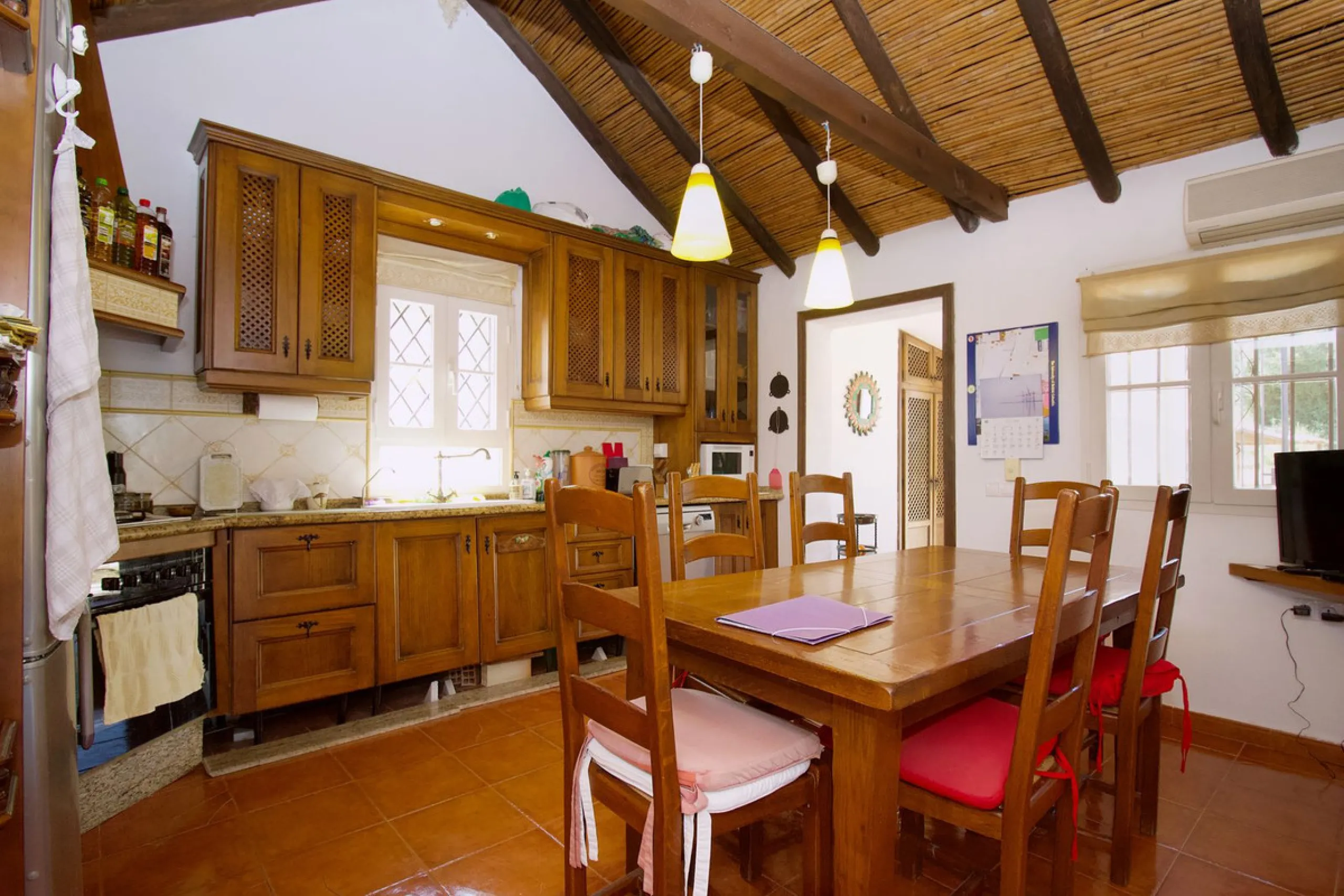 Discover this charming 10,300 m² property near a beautiful river – perfect for those seeking a tranquil oasis in nature! The property includes two houses, a swimming pool, a private well, and several sunny terraces.