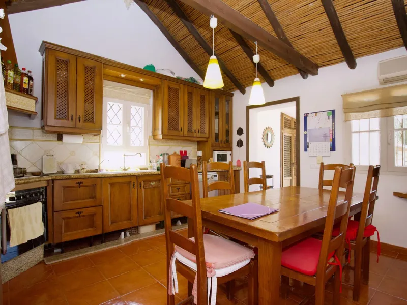 Discover this charming 10,300 m² property near a beautiful river – perfect for those seeking a tranquil oasis in nature! The property includes two houses, a swimming pool, a private well, and several sunny terraces.