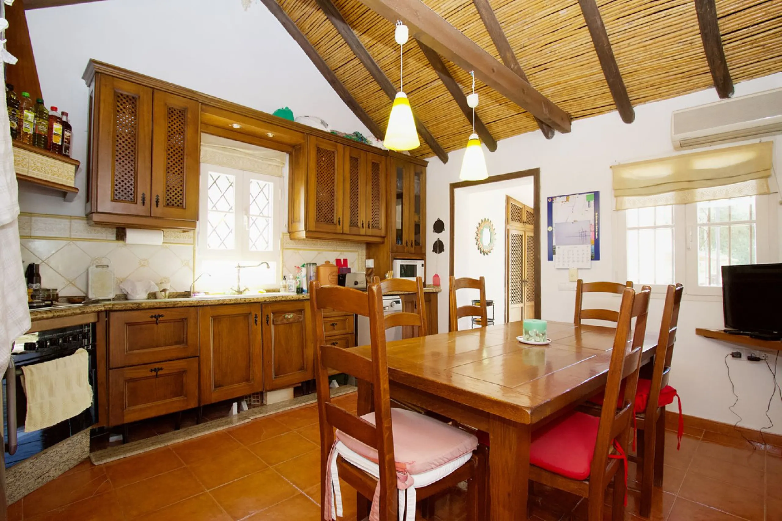 Discover this charming 10,300 m² property near a beautiful river – perfect for those seeking a tranquil oasis in nature! The property includes two houses, a swimming pool, a private well, and several sunny terraces.