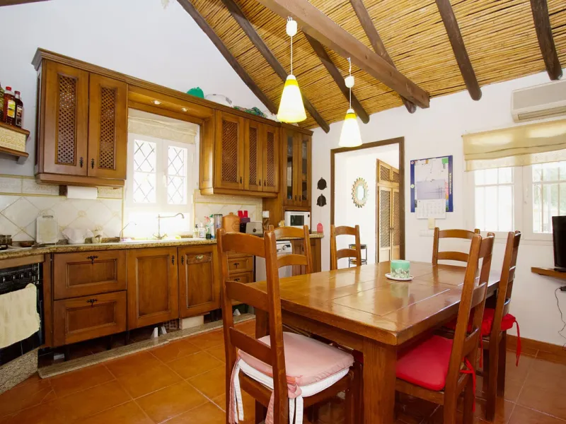 Discover this charming 10,300 m² property near a beautiful river – perfect for those seeking a tranquil oasis in nature! The property includes two houses, a swimming pool, a private well, and several sunny terraces.