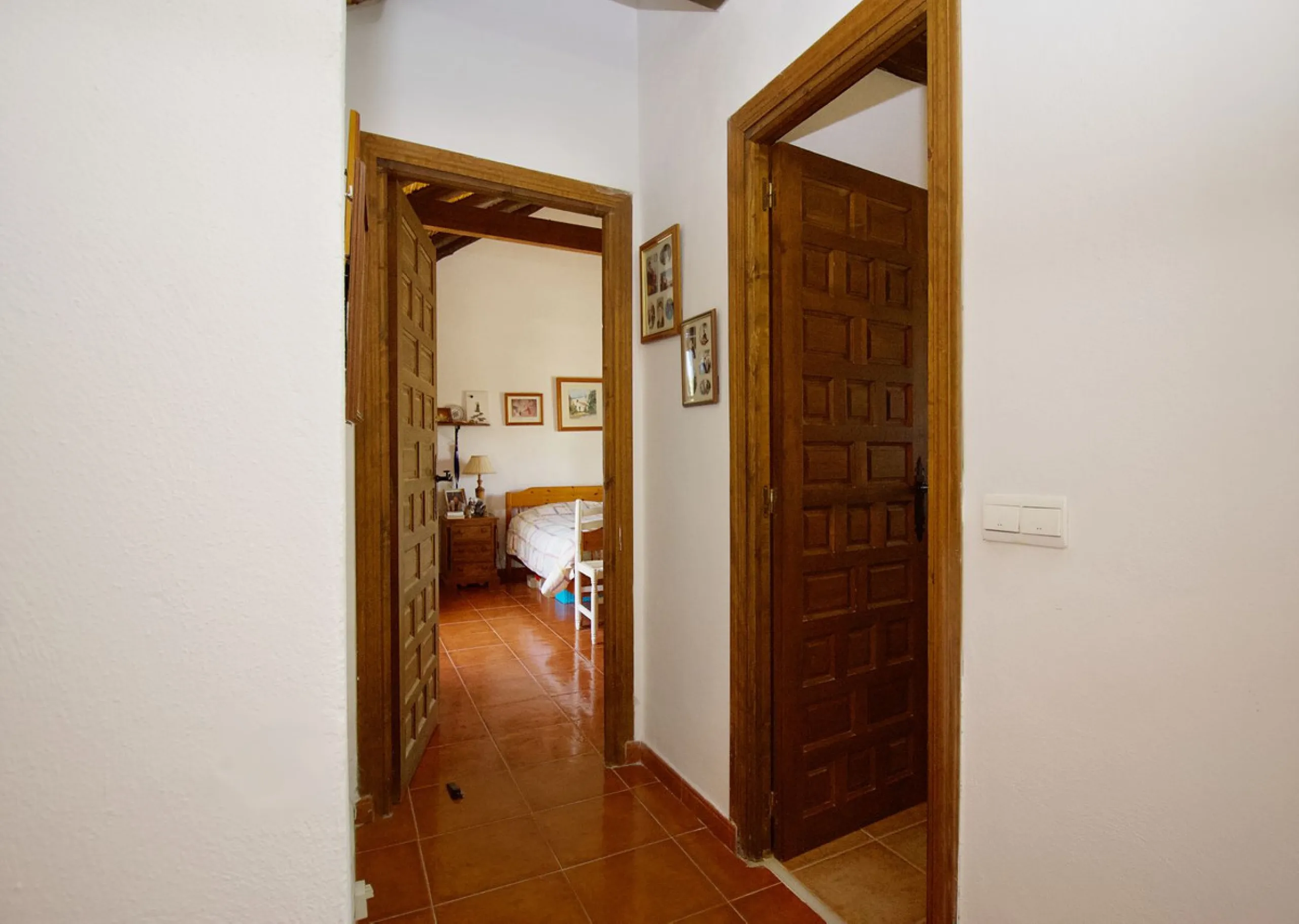 Discover this charming 10,300 m² property near a beautiful river – perfect for those seeking a tranquil oasis in nature! The property includes two houses, a swimming pool, a private well, and several sunny terraces.