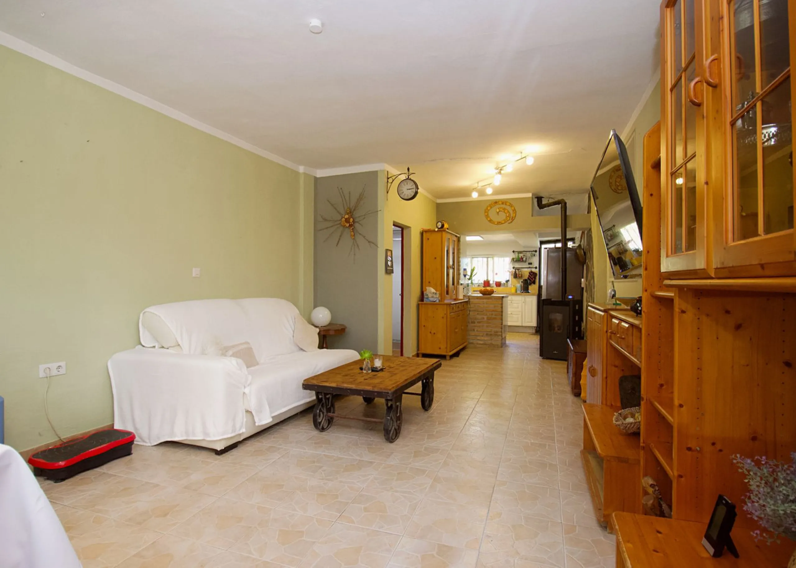 House - Semi-Detached House в продаже в Coín, Málaga. В доме 5 спален и 2 ванных комнат. Площадь дома 101 м². Площадь участка 4000 м²
