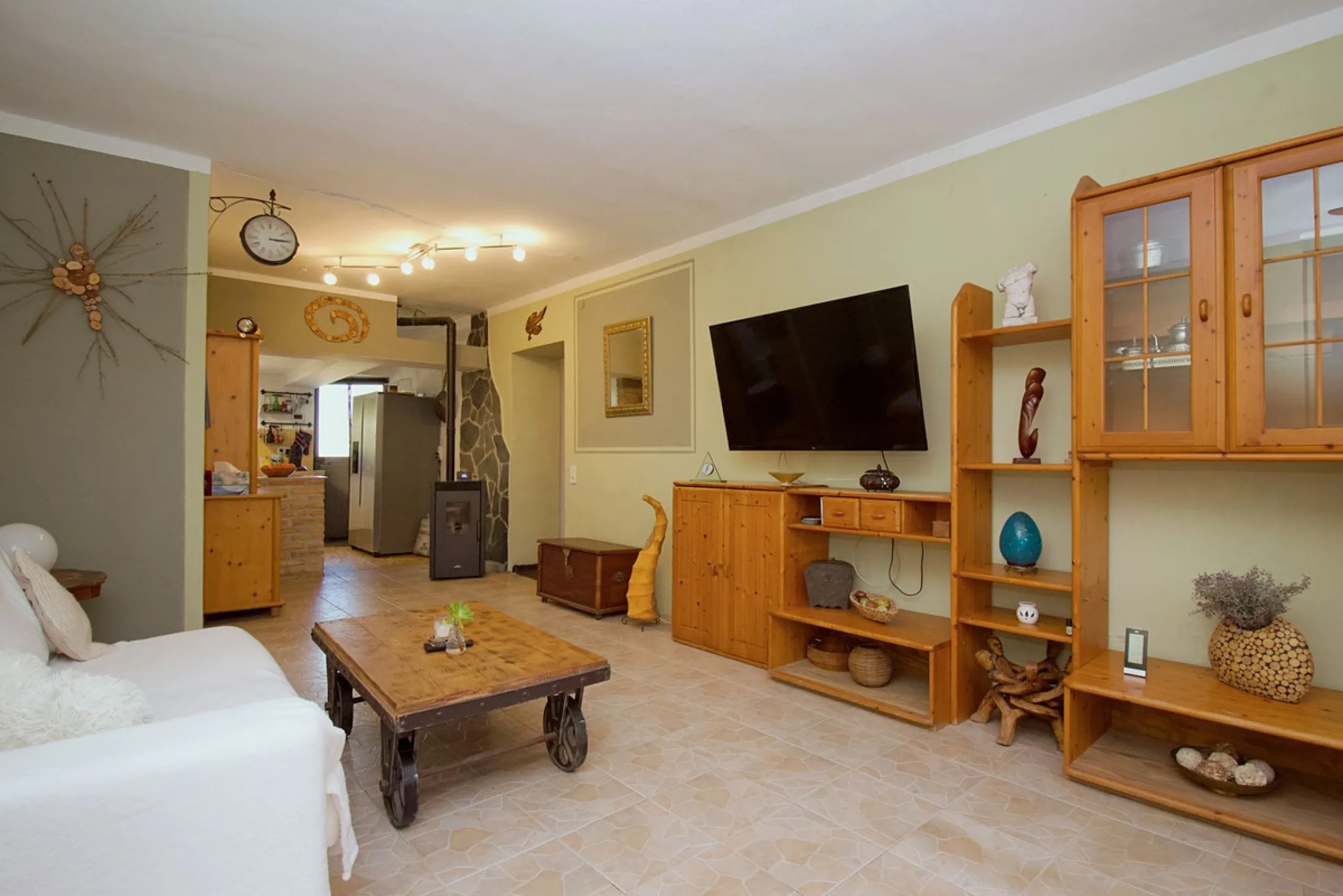 House - Semi-Detached House в продаже в Coín, Málaga. В доме 5 спален и 2 ванных комнат. Площадь дома 101 м². Площадь участка 4000 м²