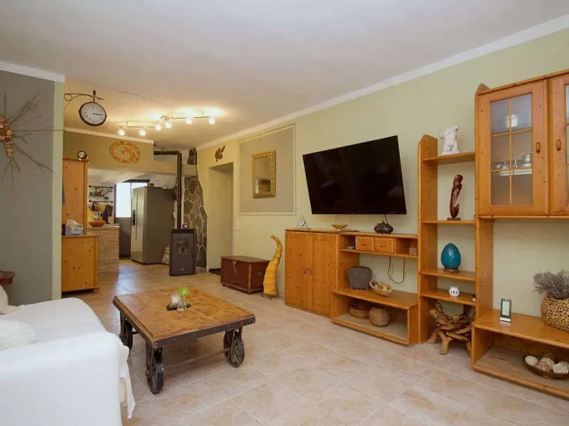 House - Semi-Detached House в продаже в Coín, Málaga. В доме 5 спален и 2 ванных комнат. Площадь дома 101 м². Площадь участка 4000 м²
