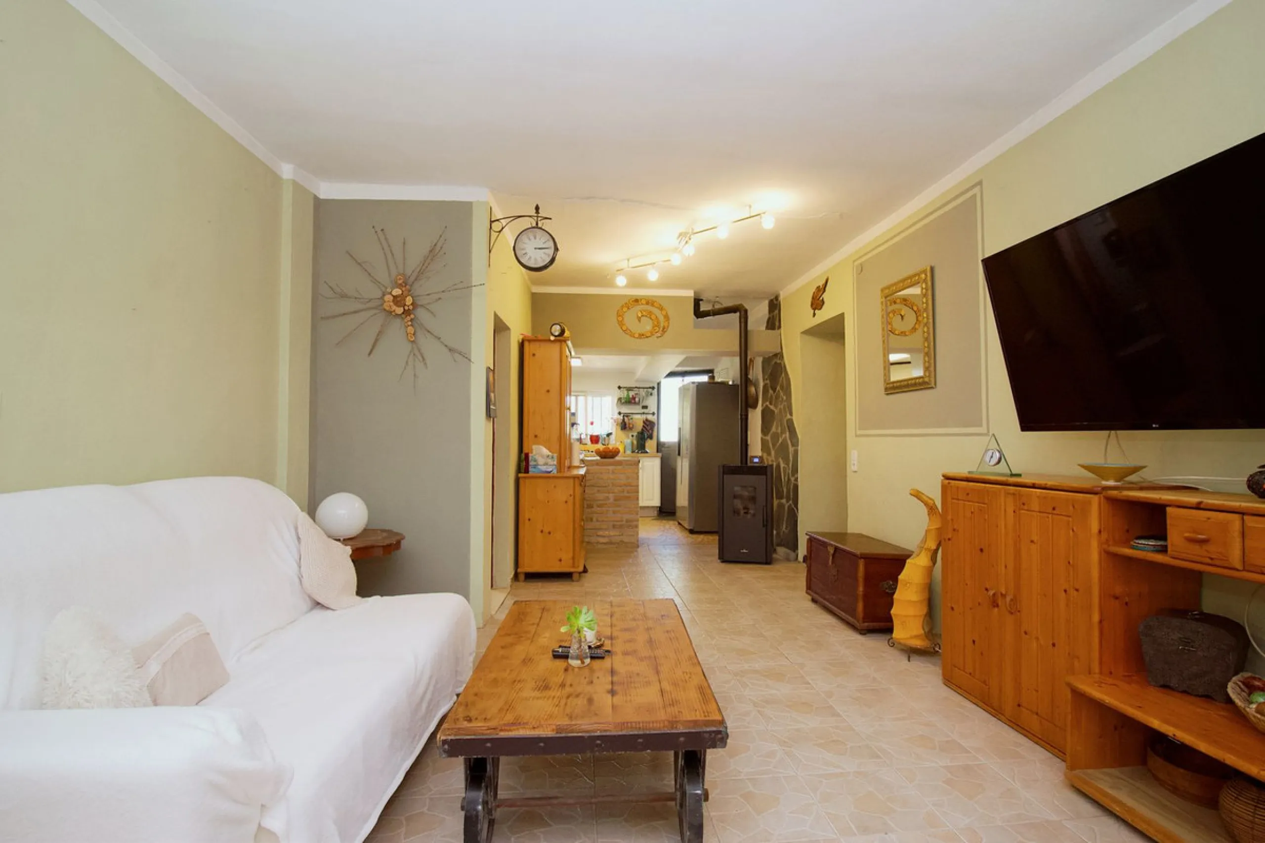 House - Semi-Detached House в продаже в Coín, Málaga. В доме 5 спален и 2 ванных комнат. Площадь дома 101 м². Площадь участка 4000 м²
