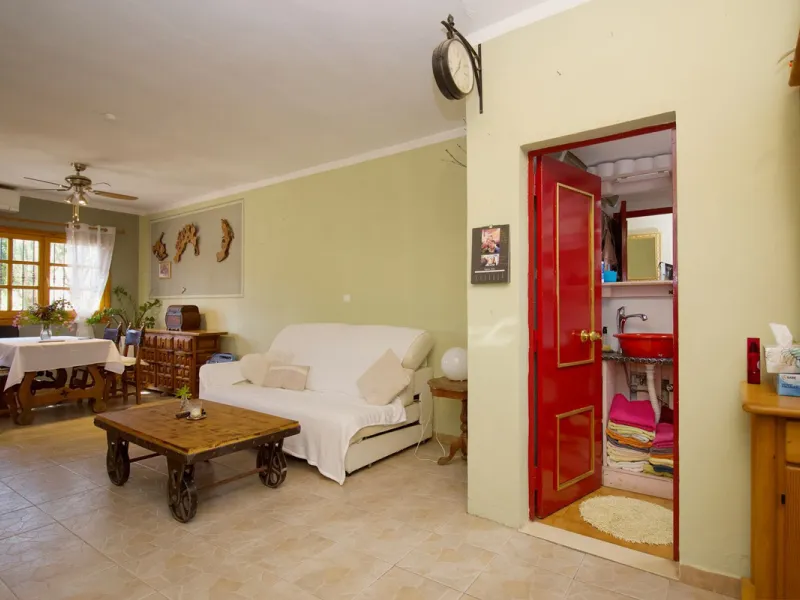 House - Semi-Detached House в продаже в Coín, Málaga. В доме 5 спален и 2 ванных комнат. Площадь дома 101 м². Площадь участка 4000 м²