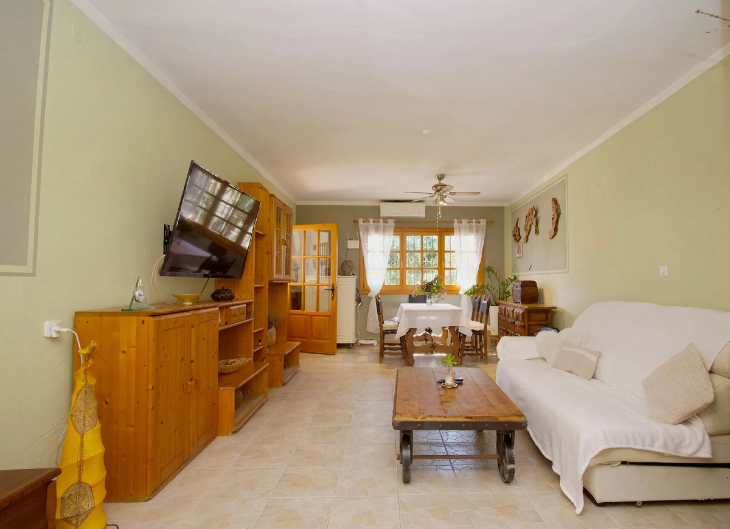 House - Semi-Detached House в продаже в Coín, Málaga. В доме 5 спален и 2 ванных комнат. Площадь дома 101 м². Площадь участка 4000 м²