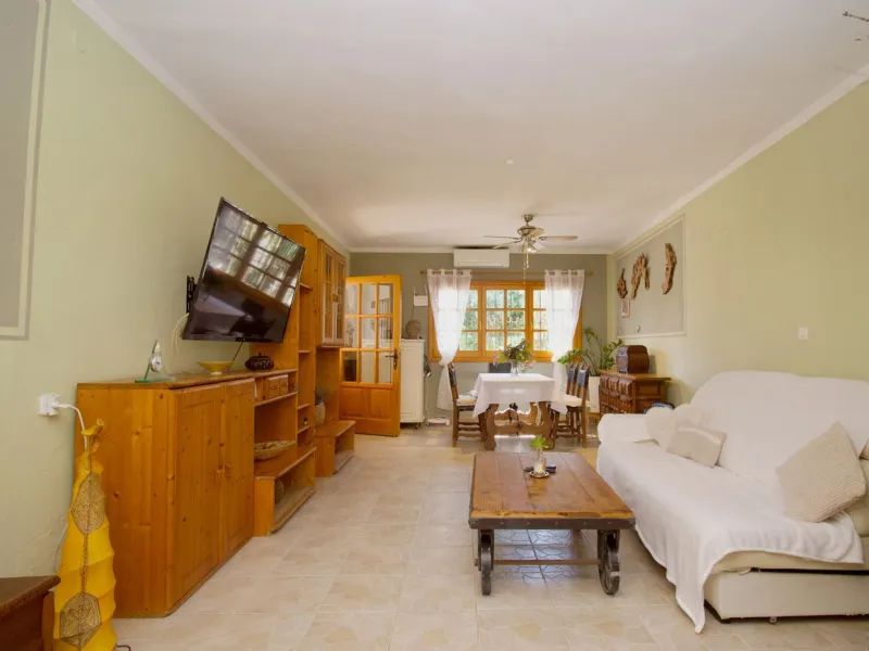 House - Semi-Detached House в продаже в Coín, Málaga. В доме 5 спален и 2 ванных комнат. Площадь дома 101 м². Площадь участка 4000 м²