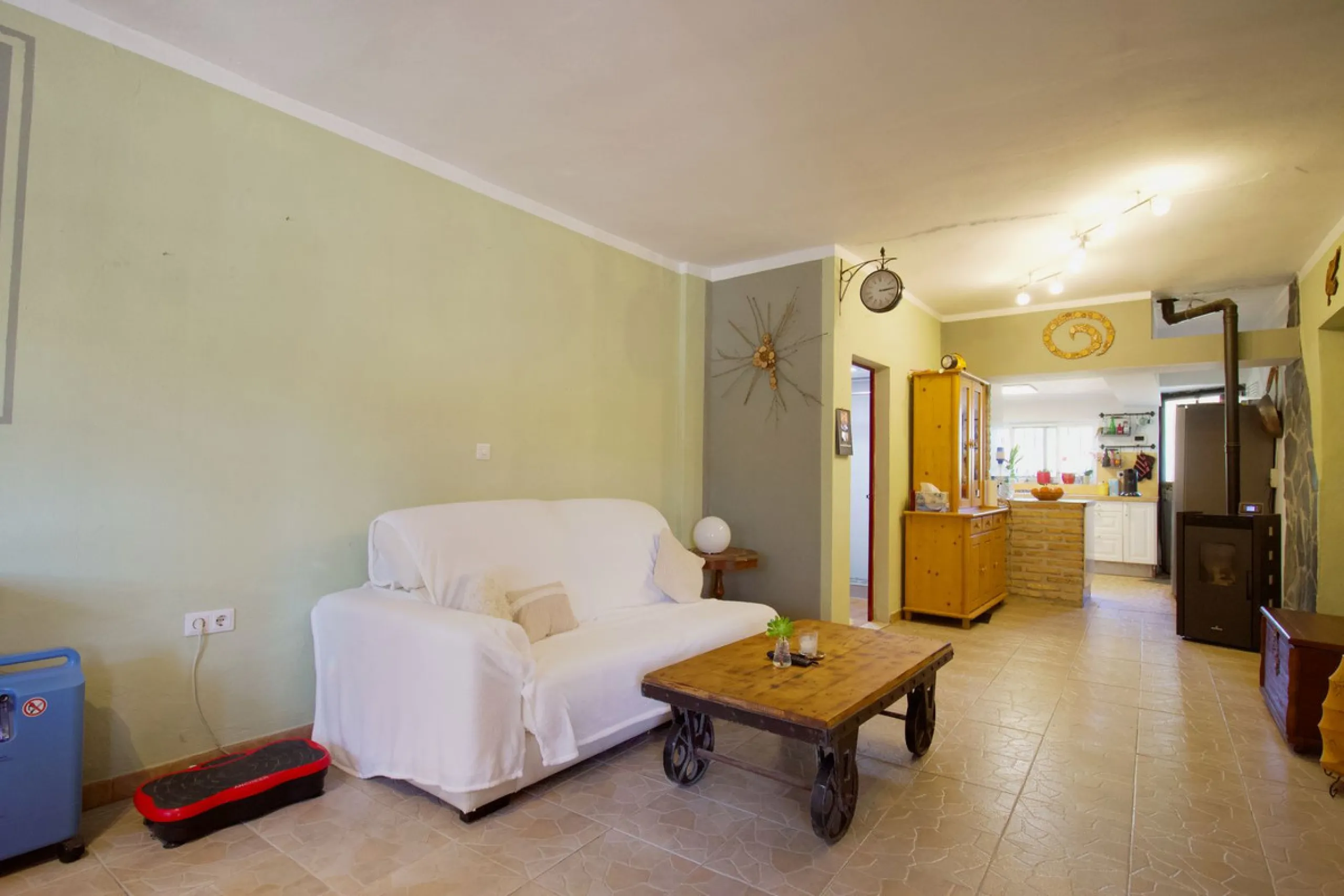 House - Semi-Detached House в продаже в Coín, Málaga. В доме 5 спален и 2 ванных комнат. Площадь дома 101 м². Площадь участка 4000 м²