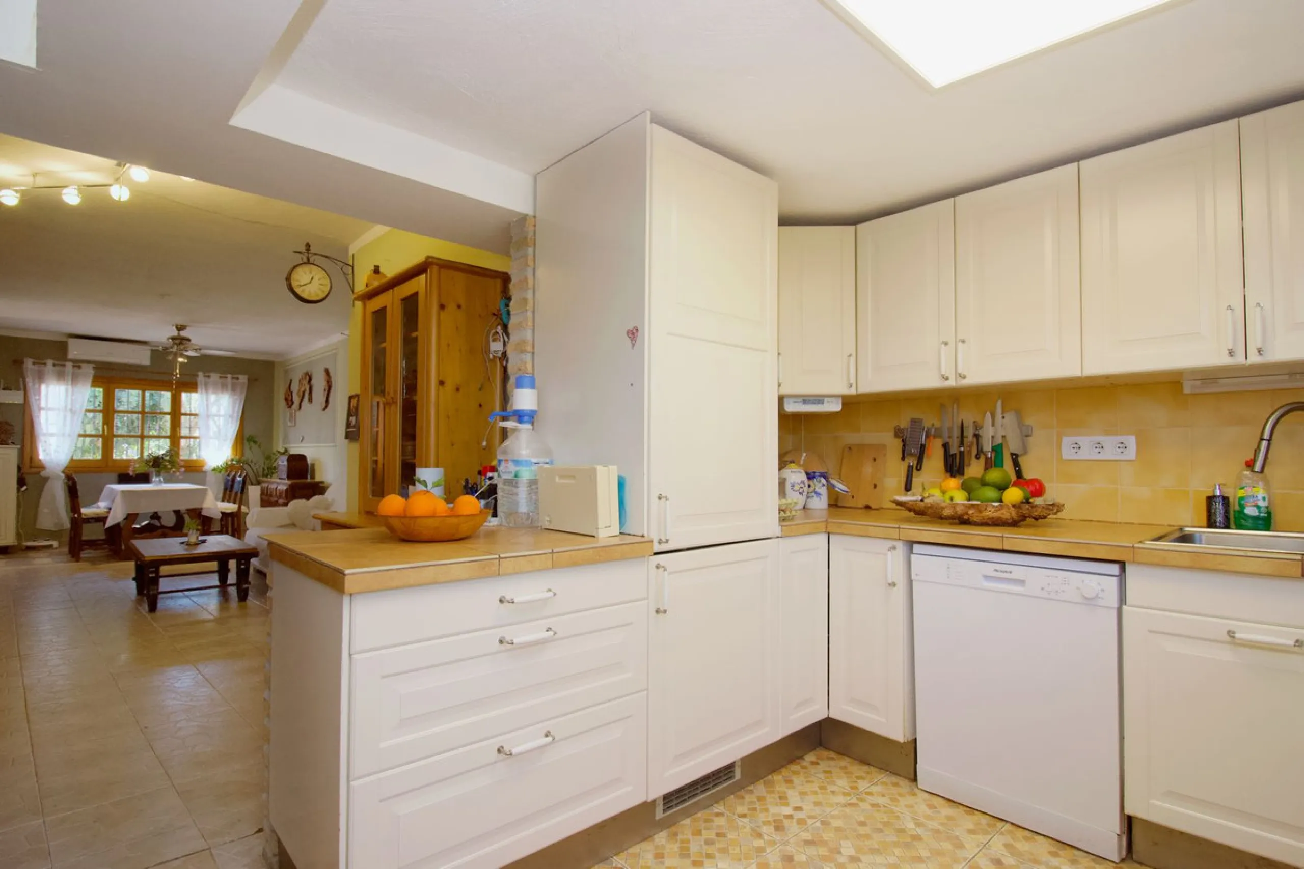 House - Semi-Detached House в продаже в Coín, Málaga. В доме 5 спален и 2 ванных комнат. Площадь дома 101 м². Площадь участка 4000 м²