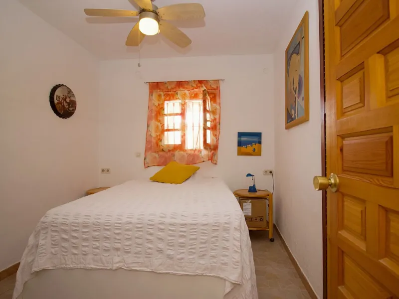 House - Semi-Detached House в продаже в Coín, Málaga. В доме 5 спален и 2 ванных комнат. Площадь дома 101 м². Площадь участка 4000 м²