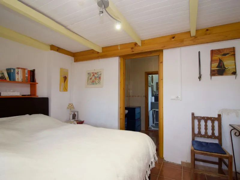 House - Semi-Detached House в продаже в Coín, Málaga. В доме 5 спален и 2 ванных комнат. Площадь дома 101 м². Площадь участка 4000 м²
