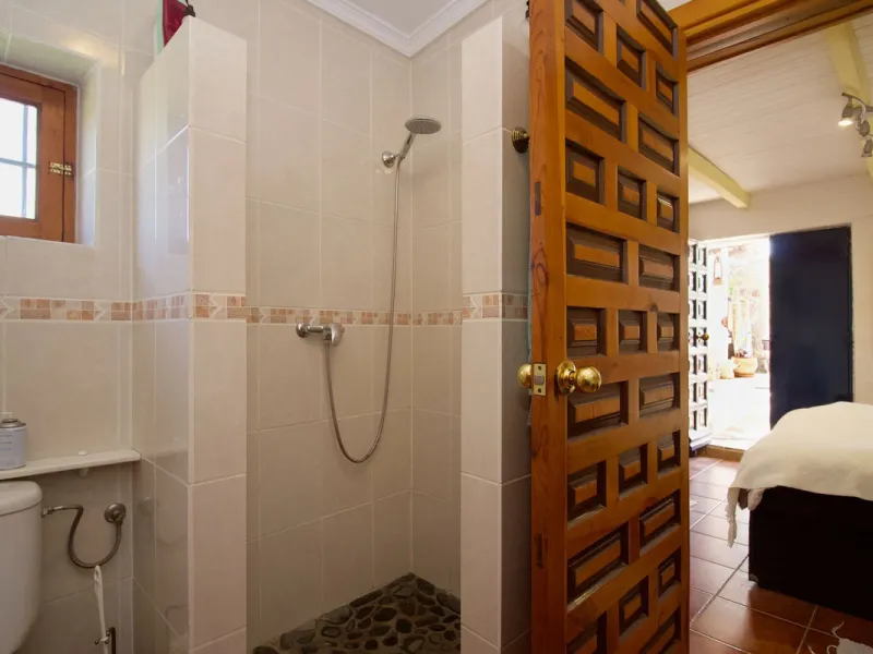 House - Semi-Detached House в продаже в Coín, Málaga. В доме 5 спален и 2 ванных комнат. Площадь дома 101 м². Площадь участка 4000 м²