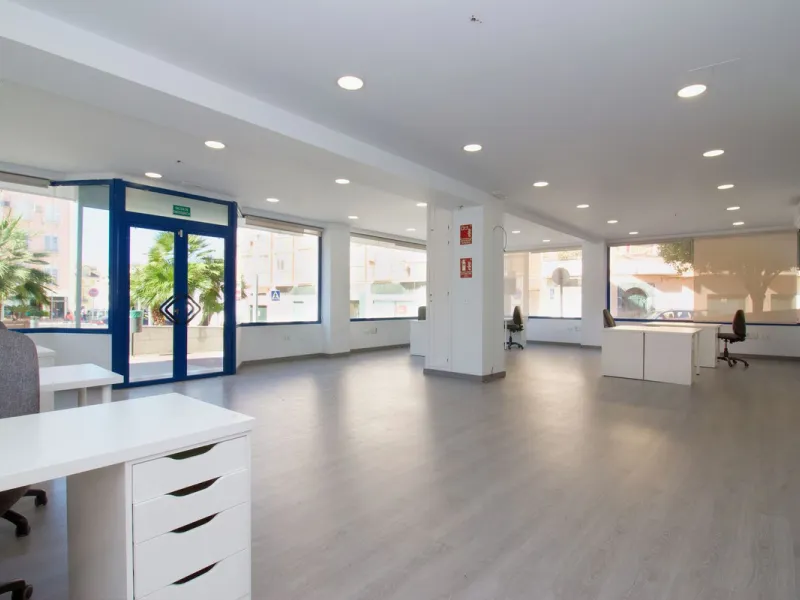 EXCLUSIVE COMMERCIAL PREMISES IN THE BEST AREA OF COÍN – 395 m² – IDEAL FOR BUSINESSES OR INVESTMENT