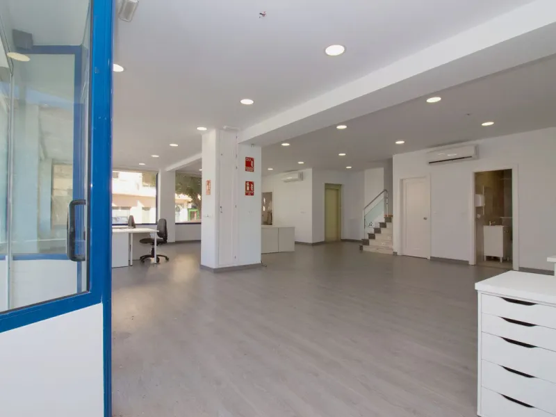 EXCLUSIVE COMMERCIAL PREMISES IN THE BEST AREA OF COÍN – 395 m² – IDEAL FOR BUSINESSES OR INVESTMENT