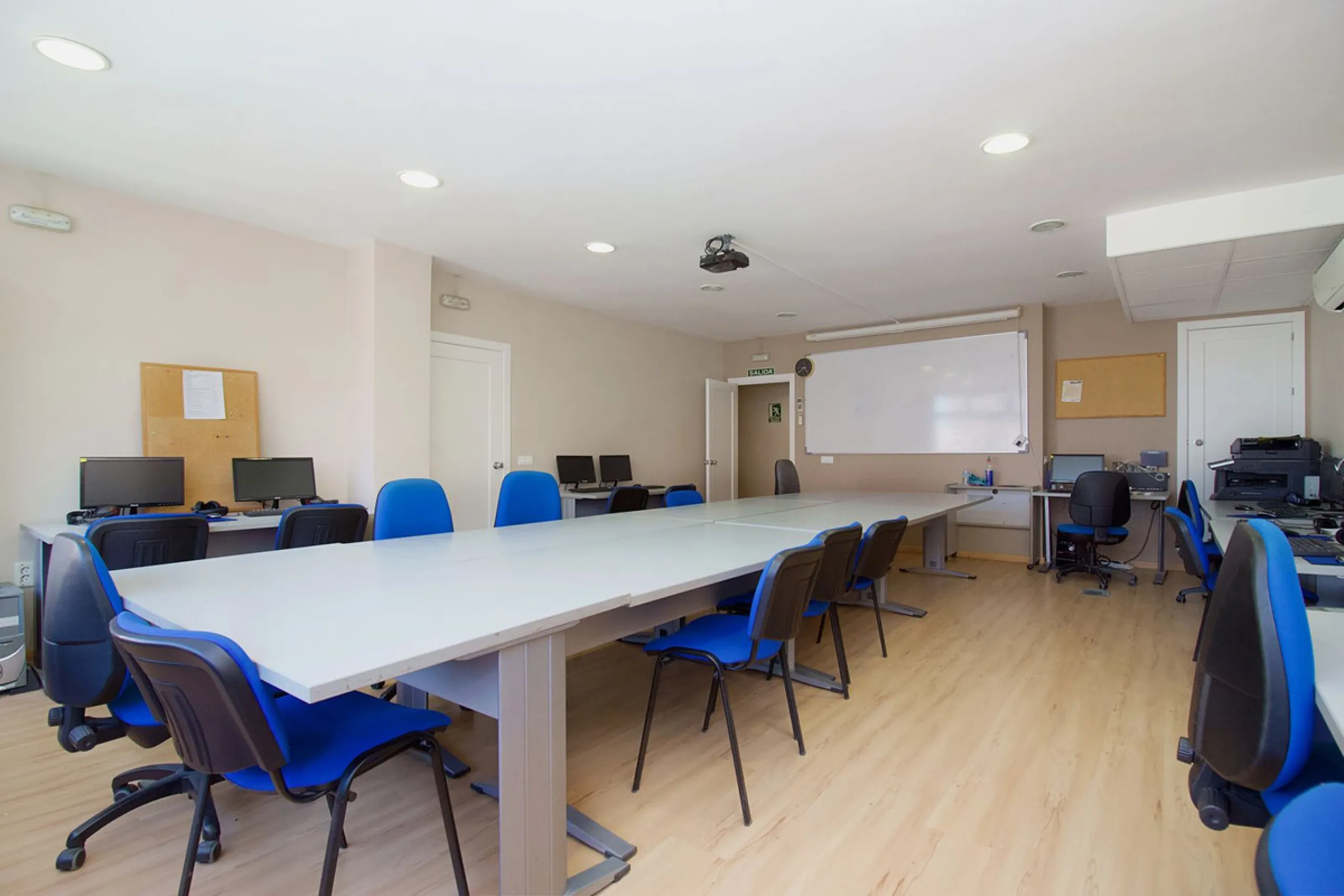 EXCLUSIVE COMMERCIAL PREMISES IN THE BEST AREA OF COÍN – 395 m² – IDEAL FOR BUSINESSES OR INVESTMENT