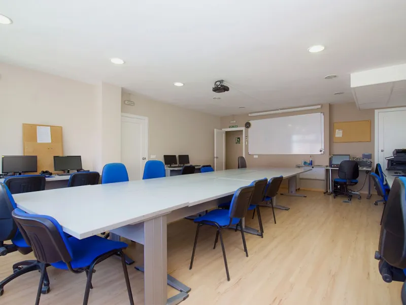 EXCLUSIVE COMMERCIAL PREMISES IN THE BEST AREA OF COÍN – 395 m² – IDEAL FOR BUSINESSES OR INVESTMENT