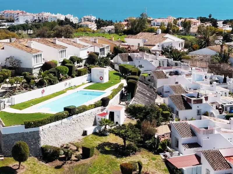Renovated 2 Bed Bungalow for Sale with Sea Views