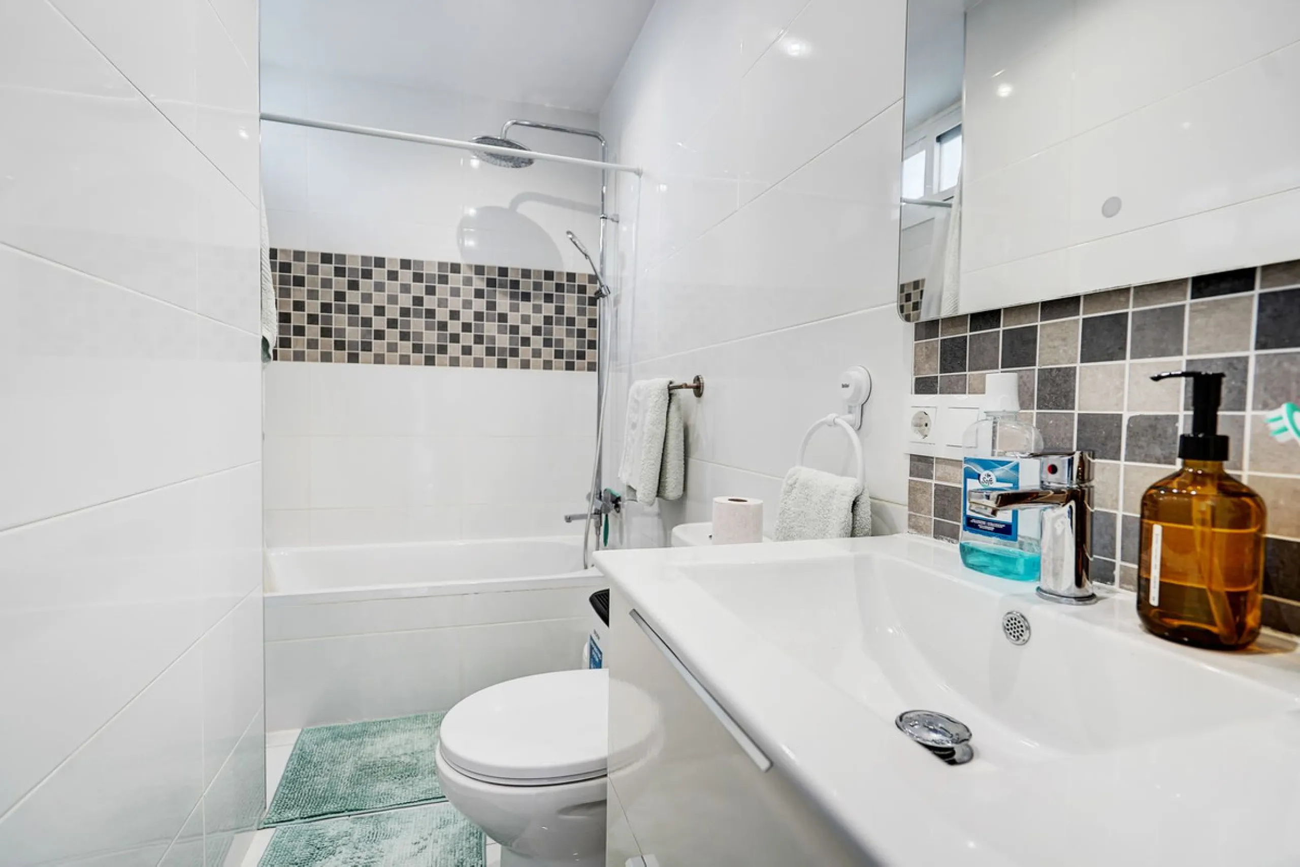 Renovated 2 Bed Bungalow for Sale with Sea Views