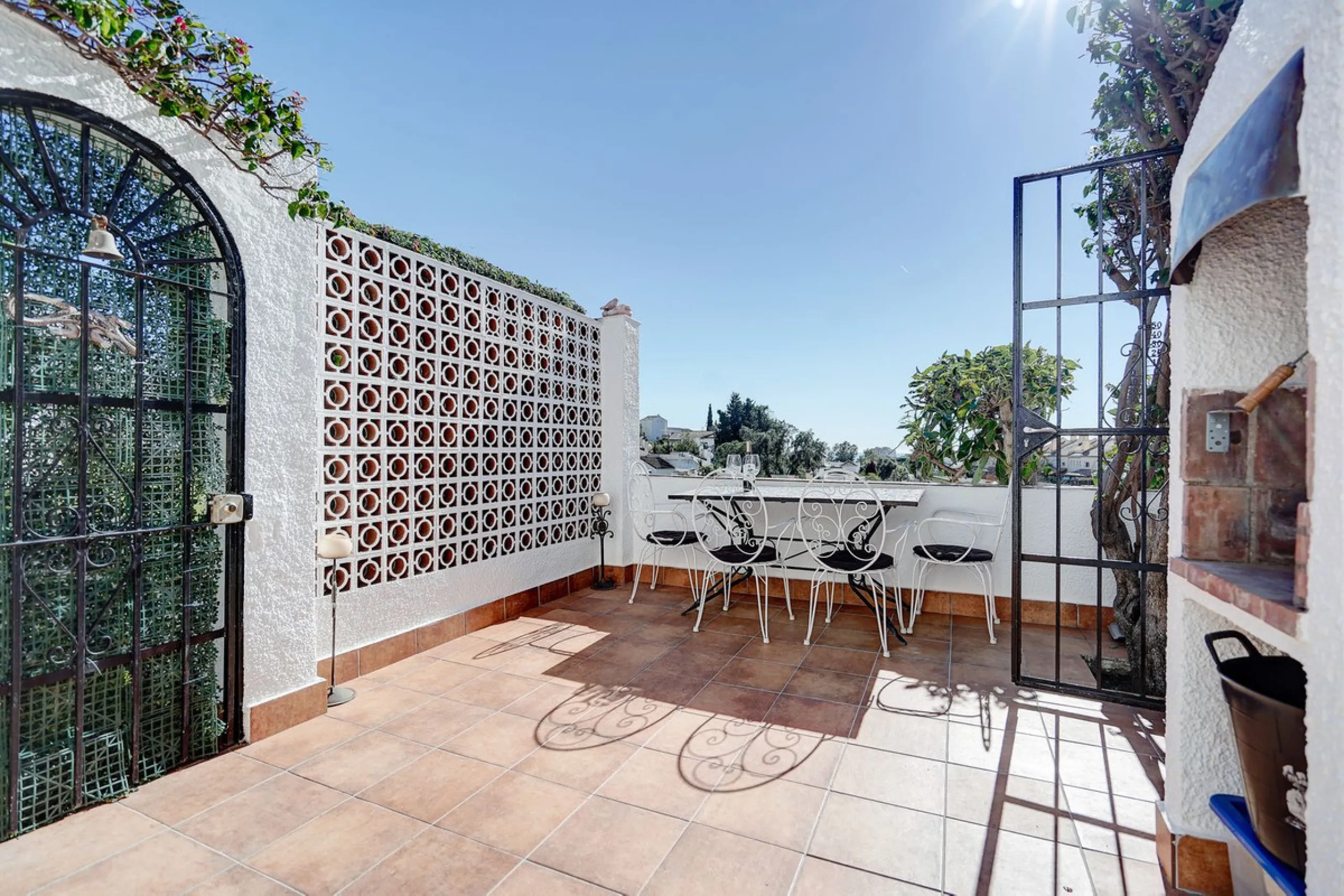 Renovated 2 Bed Bungalow for Sale with Sea Views