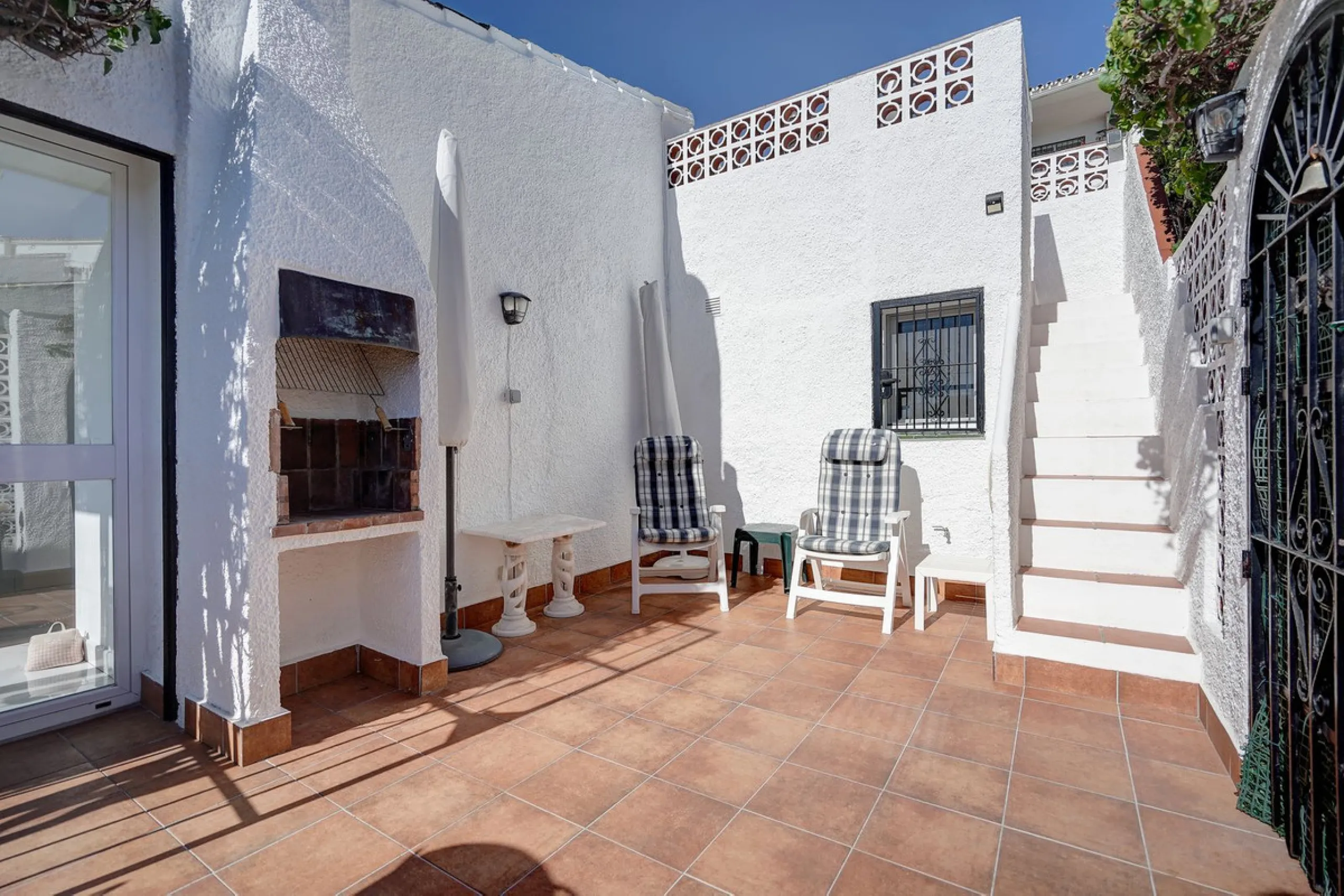Renovated 2 Bed Bungalow for Sale with Sea Views
