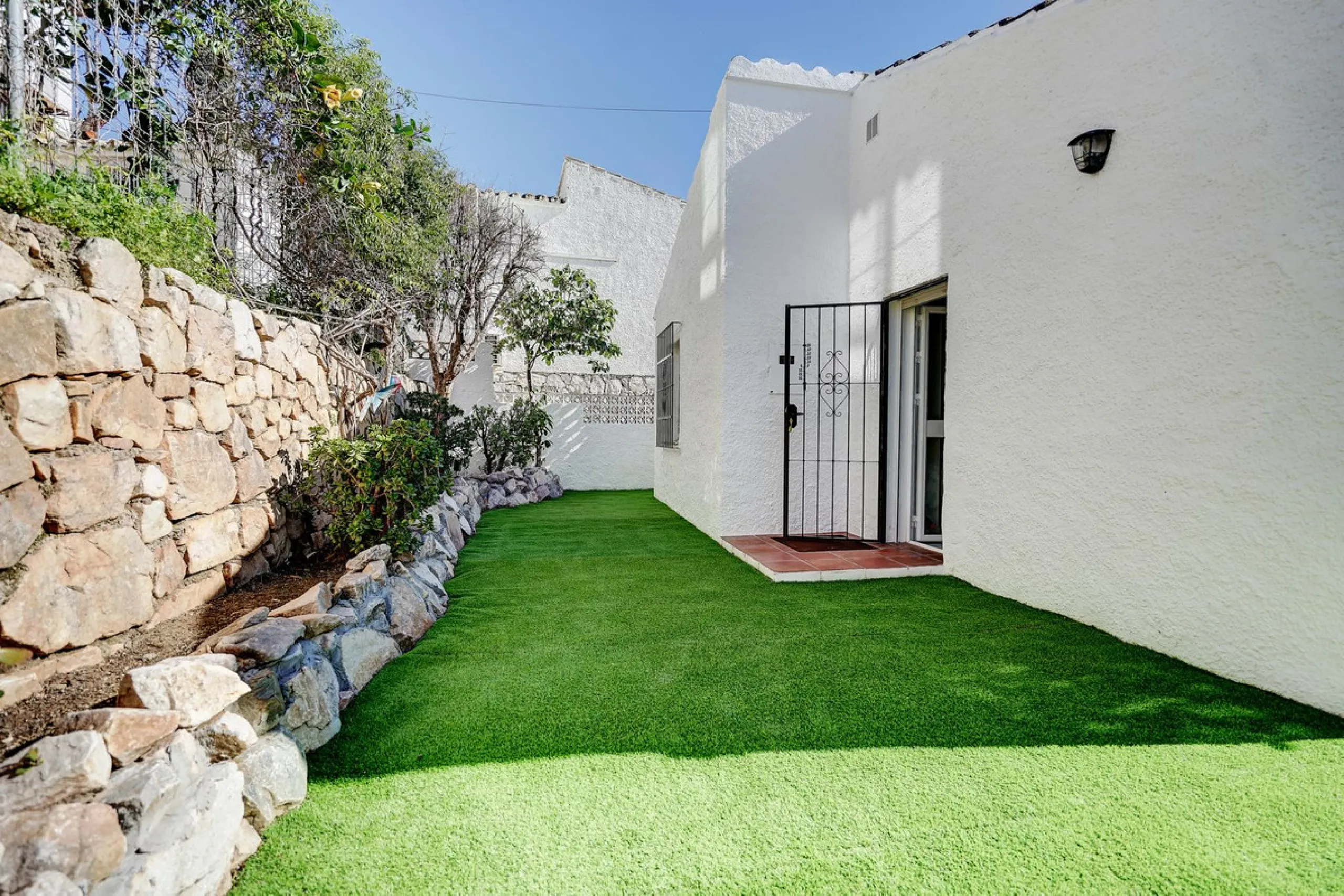 Renovated 2 Bed Bungalow for Sale with Sea Views