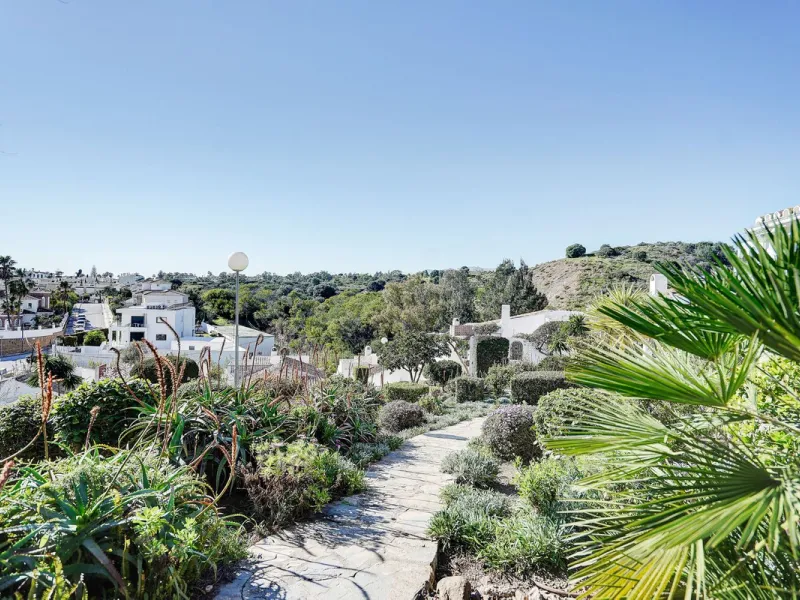 Renovated 2 Bed Bungalow for Sale with Sea Views