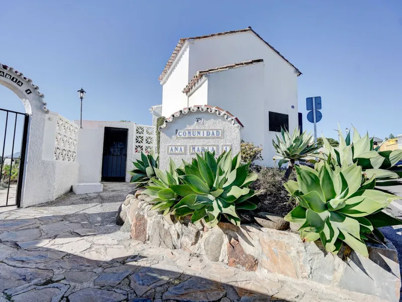 Renovated 2 Bed Bungalow for Sale with Sea Views