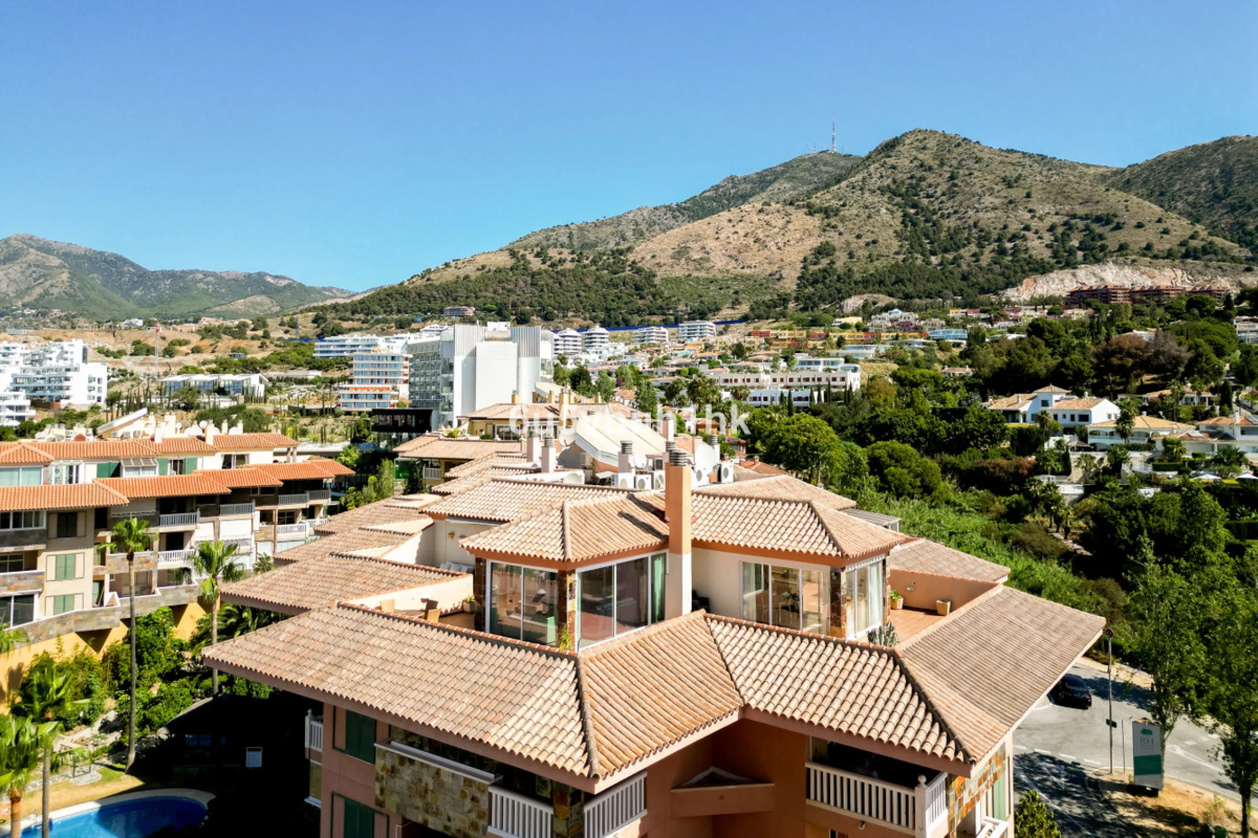 Apartment - Penthouse в продаже в Fuengirola, Málaga. В доме 2 спален и 2 ванных комнат. Площадь дома 135 м²