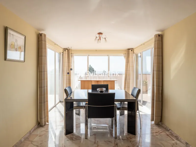 Apartment - Penthouse в продаже в Fuengirola, Málaga. В доме 2 спален и 2 ванных комнат. Площадь дома 135 м²