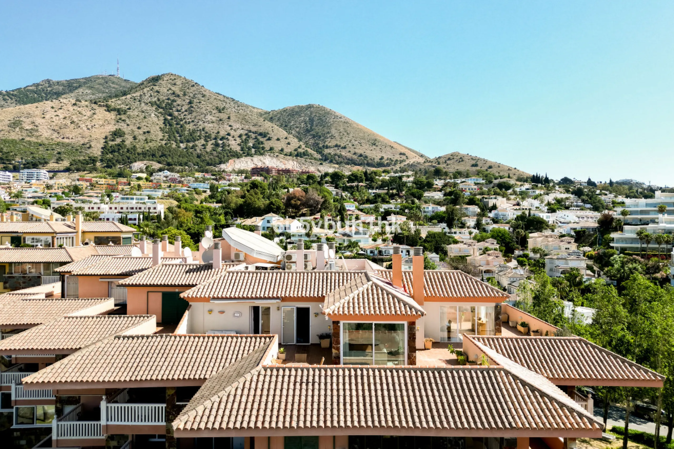 Apartment - Penthouse в продаже в Fuengirola, Málaga. В доме 2 спален и 2 ванных комнат. Площадь дома 135 м²
