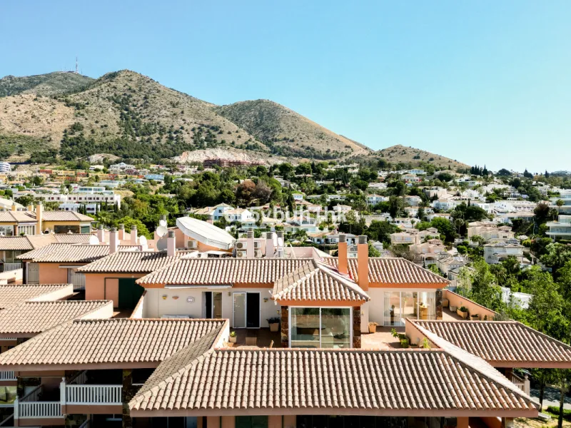 Apartment - Penthouse в продаже в Fuengirola, Málaga. В доме 2 спален и 2 ванных комнат. Площадь дома 135 м²