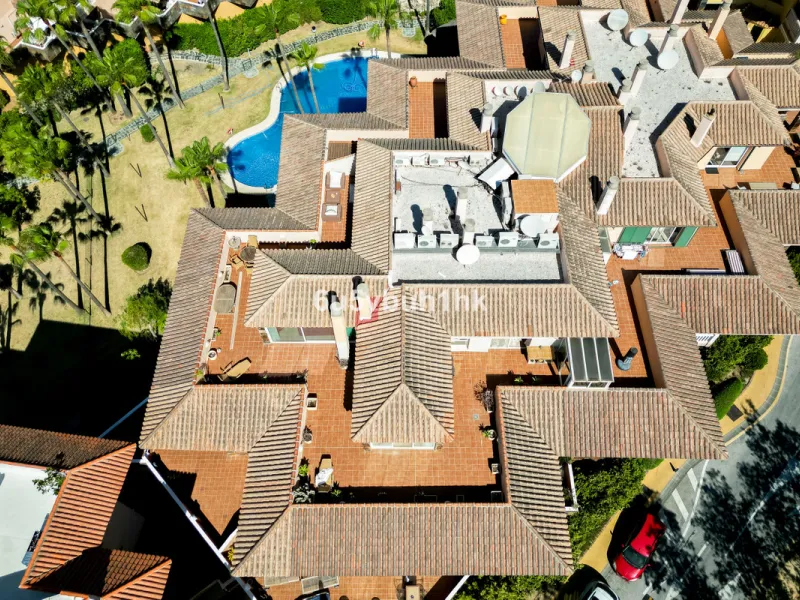 Apartment - Penthouse в продаже в Fuengirola, Málaga. В доме 2 спален и 2 ванных комнат. Площадь дома 135 м²